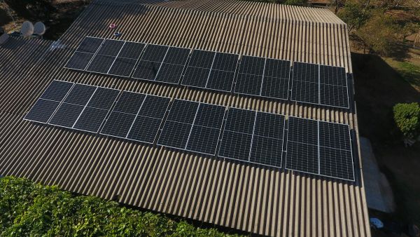 Guide essentiel pour réussir son installation de panneaux solaires
